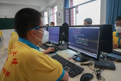 張家口啟臻奧賽社團(tuán) 培優(yōu)促尖，專注計(jì)算機(jī)信息科技開(kāi)發(fā)